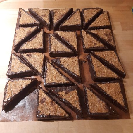 Hausgemachte Nussecken